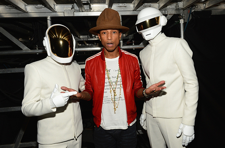 pharell-his-hat-the-robots-2014-grammys