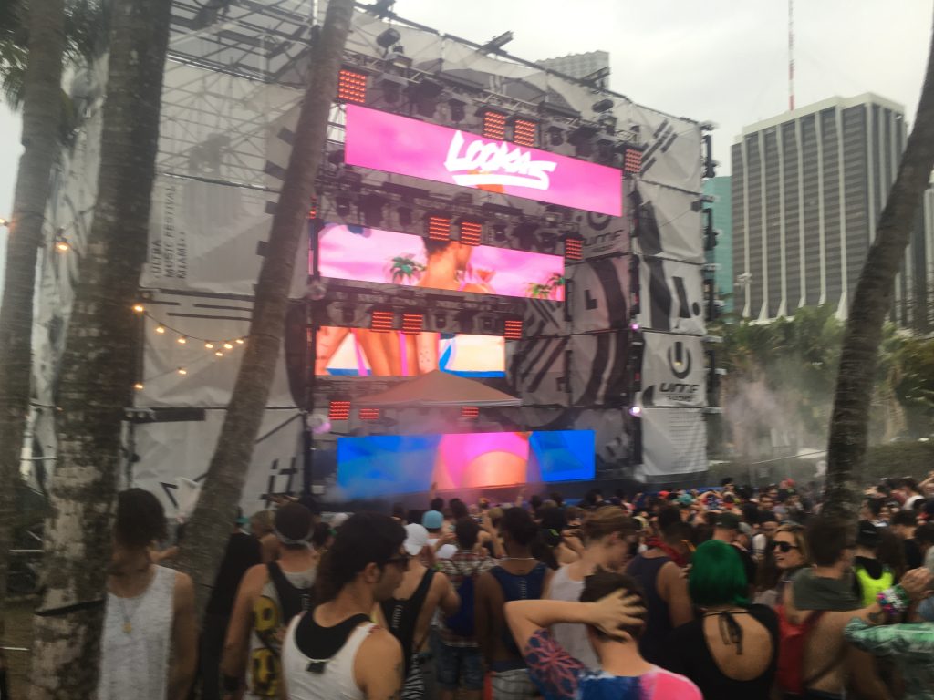 Lookas Stage