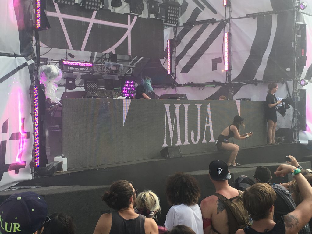 Mija Performing 3 good view